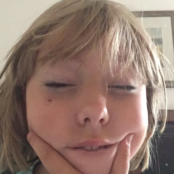 Meet your Posher, Ava - Picture 1 of 1